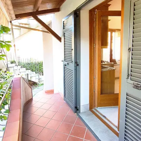 Domus Dei Castellari Apartment *