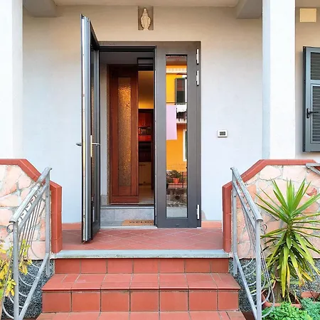 Apartment Domus Dei Castellari Santo Stefano di Magra